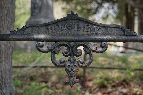 Forest Glade Cemetery grounds
