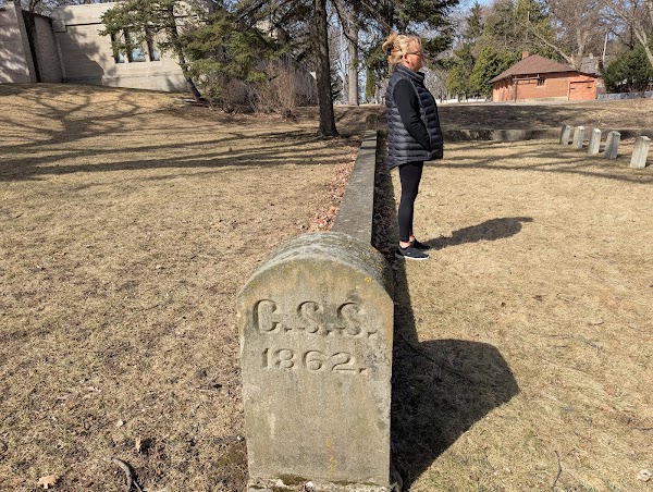 Forest Hill Cemetery grounds