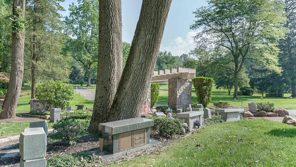 Forest Hills Memorial Park cemetery grounds and headstones