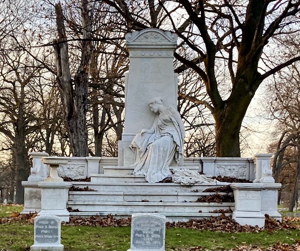 Forest Home Cemetery & Arboretum grounds
