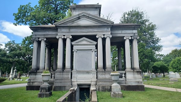 Forest Home Cemetery grounds