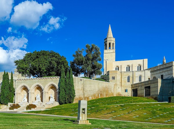 Forest Lawn grounds
