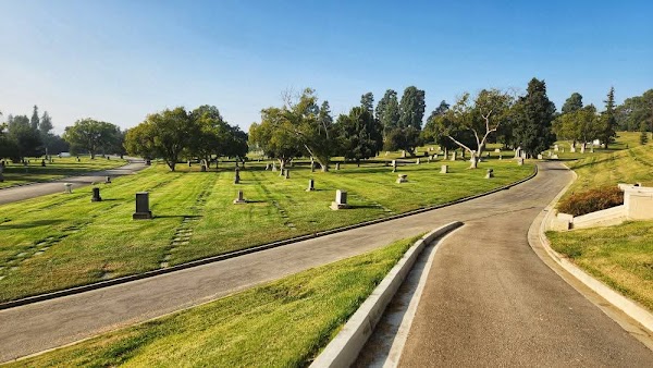 Forest Lawn grounds