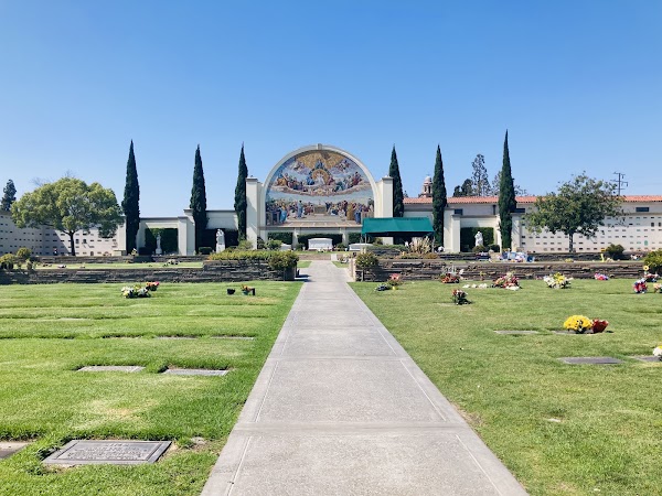 Forest Lawn grounds