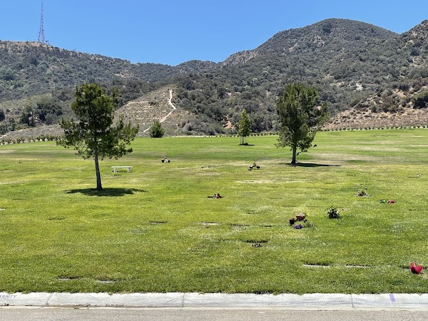 Forest Lawn grounds