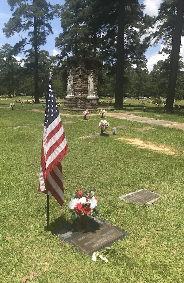 Forest Lawn Memorial Park grounds