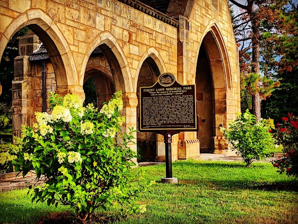 Forest Lawn Memorial Park grounds