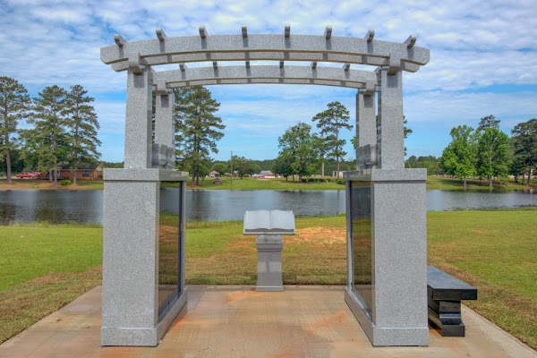 Forest Lawn Memory Gardens grounds