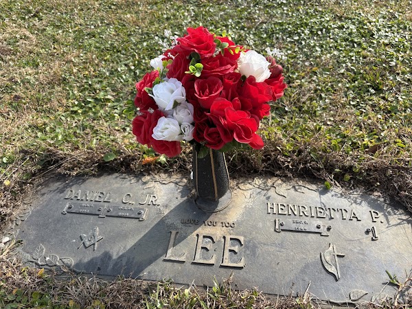 Forest Lawn Memory Gardens grounds