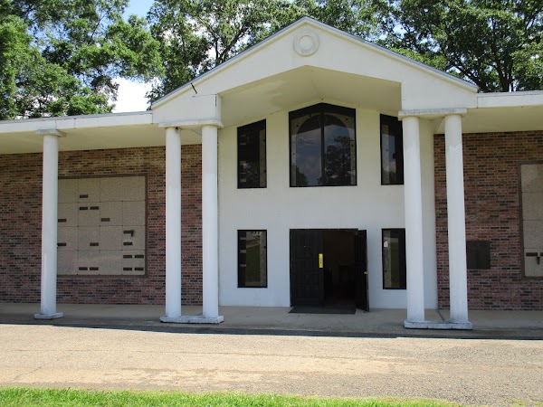 Forest Park Cemetery grounds
