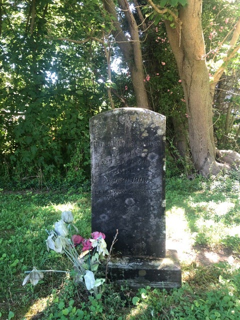 Fork Branch Cemetery grounds