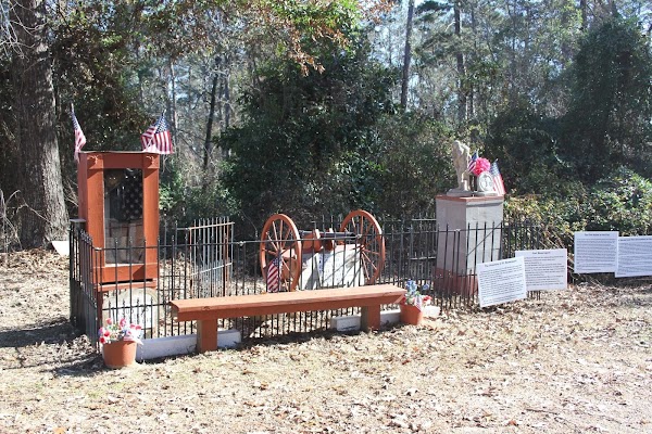 Fort Beauregard Veteran's Memorial Park grounds