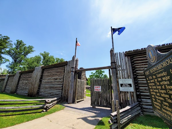 Fort Boonesborough State Park grounds