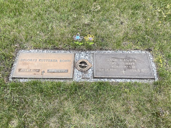 Fort Dodge Memorial Park Cemetery grounds