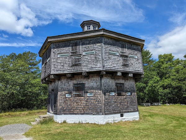 Fort Edgecomb Memorial Park grounds