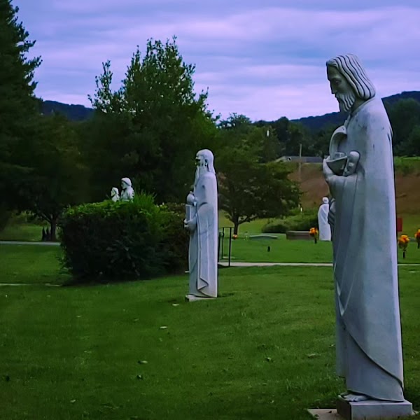 Fort Hill Memorial Park grounds