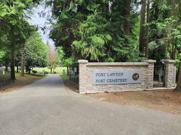 Fort Lawton Post Cemetery grounds