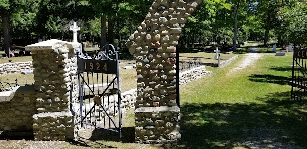 Fort Mackinac Post Cemetery grounds