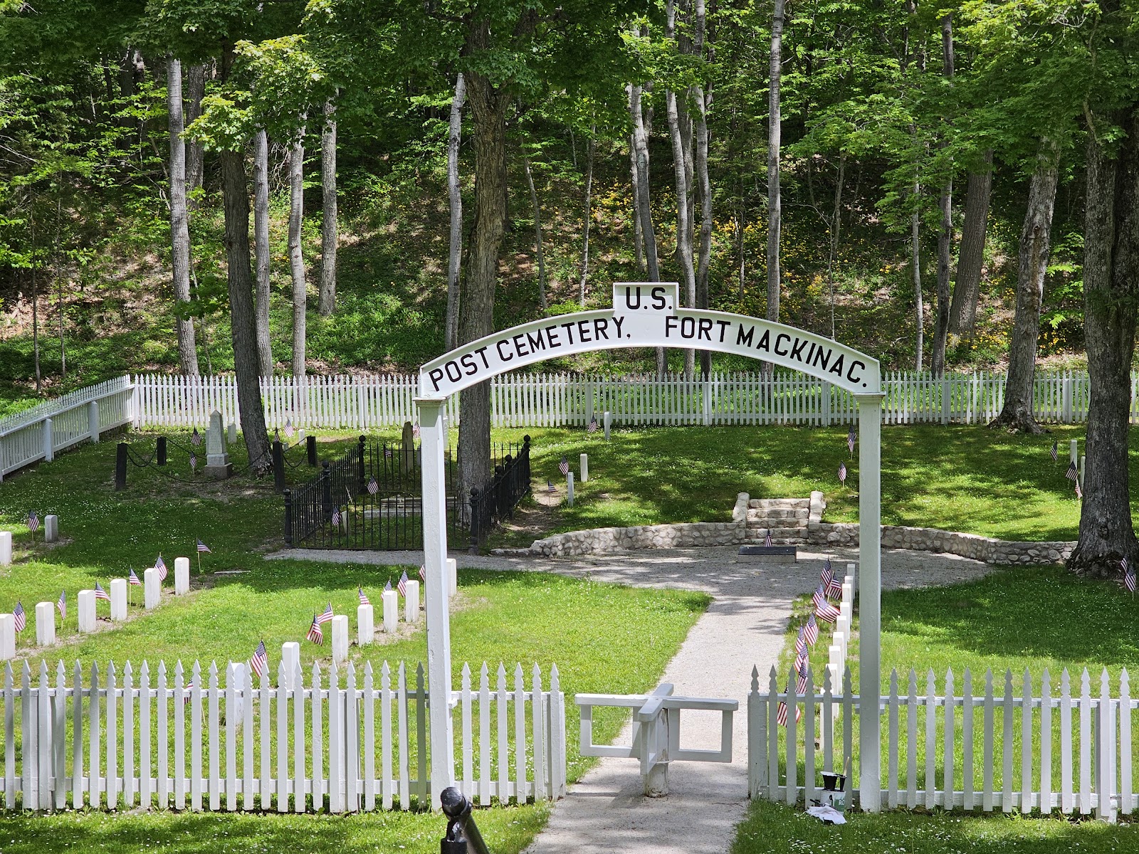 Fort Mackinac Post Cemetery cemetery grounds and headstones