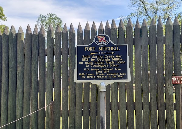 Fort Mitchell National Cemetery grounds