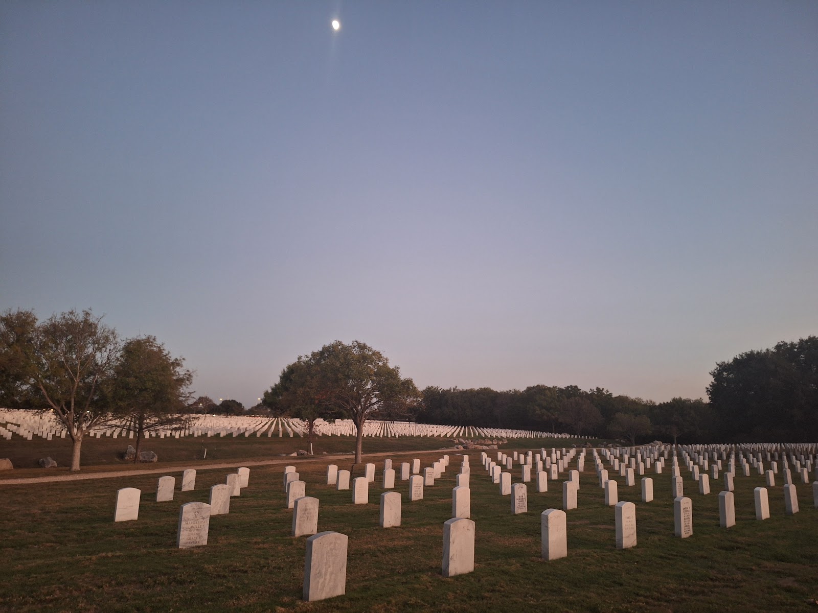 Fort Sam Houston National Cemetery cemetery grounds and headstones