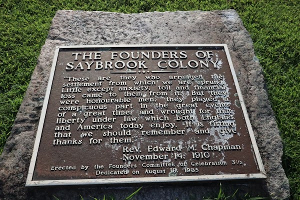 Fort Saybrook Monument Park grounds