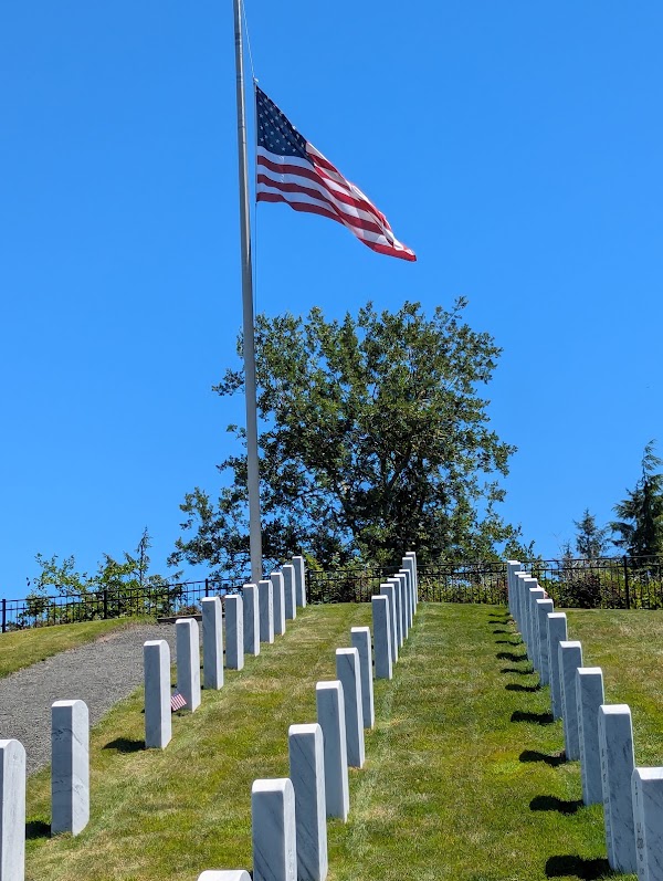 Fort Stevens National Cemetery grounds