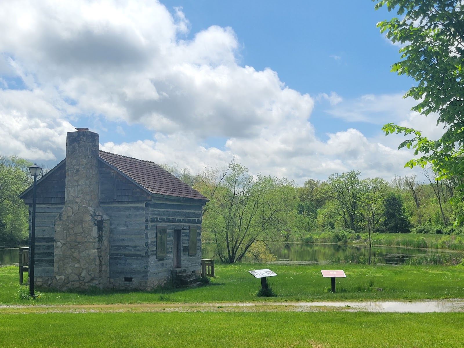 Frank G. Nifong Memorial Park cemetery grounds and headstones