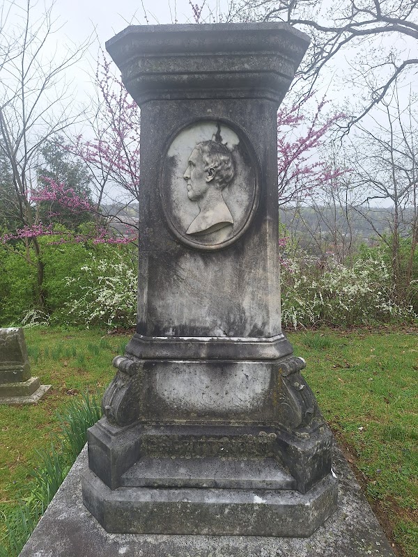 Frankfort Cemetery grounds