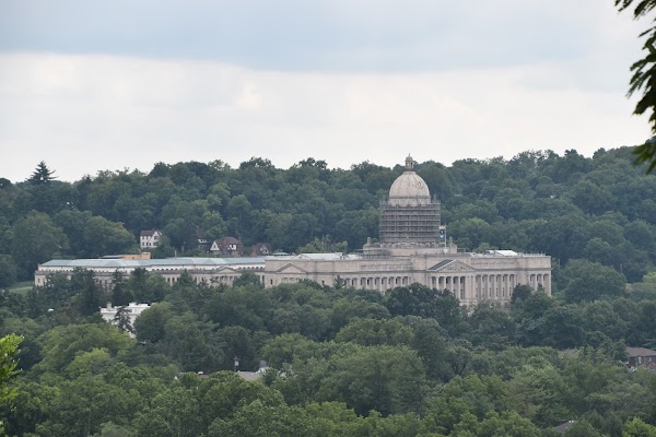 Frankfort Cemetery grounds