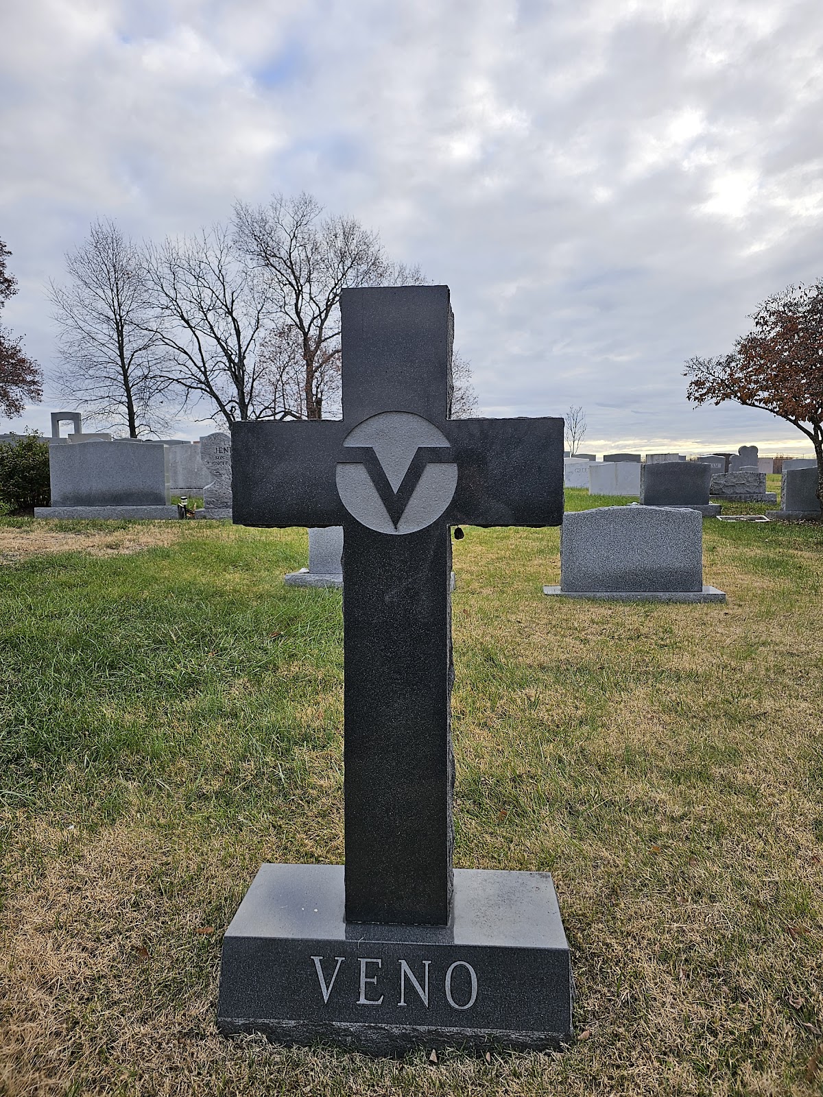 Frankfort Cemetery headstone and grounds