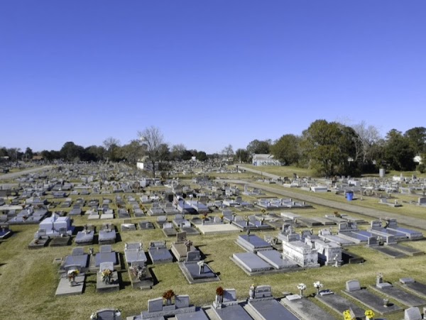 Franklin Cemetery grounds