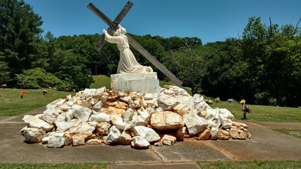 Franklin Memorial Park cemetery grounds and headstones