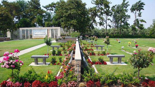 Fresno Memorial Gardens grounds