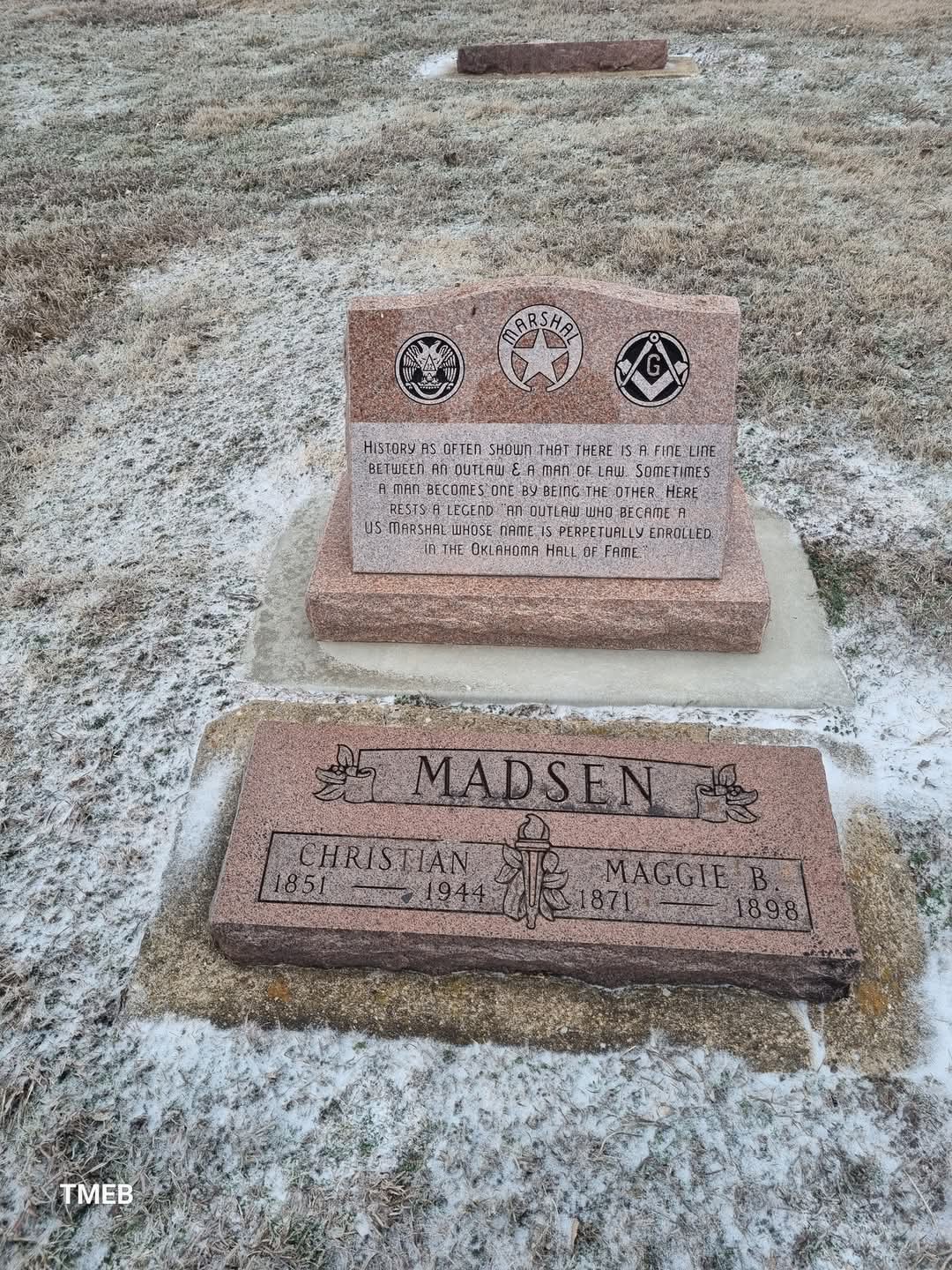 Frisco Cemetery cemetery grounds and headstones