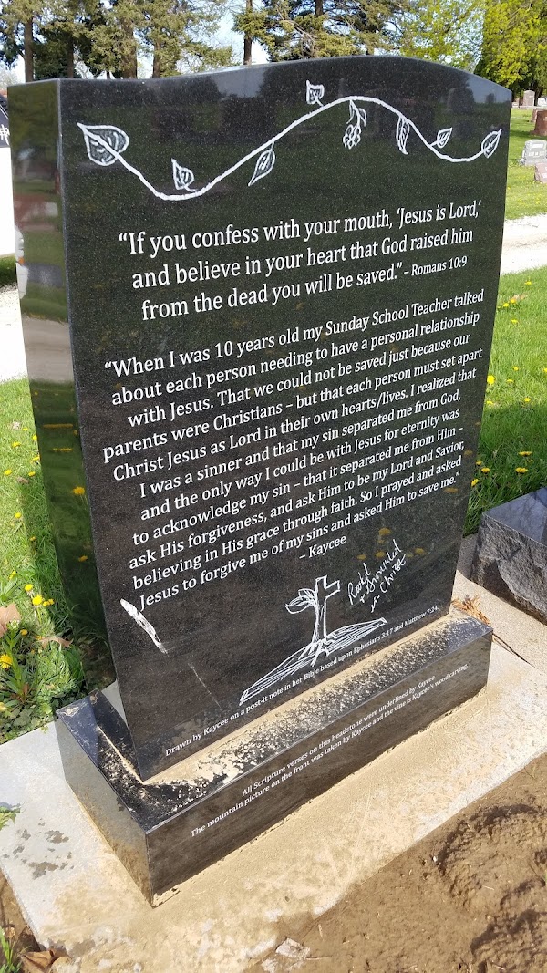 Galesburg Memorial Park Cemetery grounds