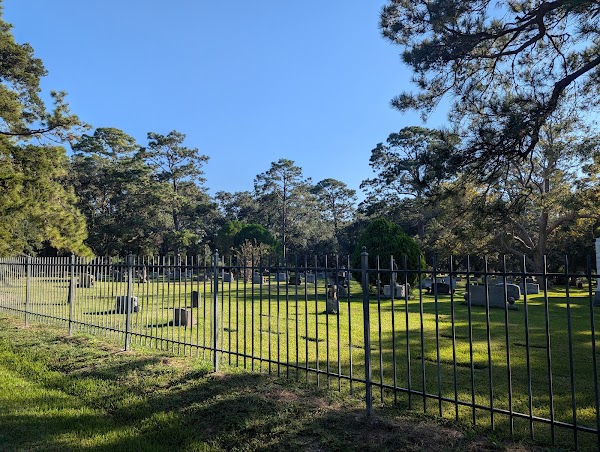 Galveston Memorial Park Cemetery grounds