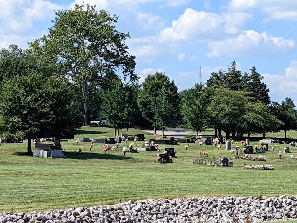Gary L. Kaufman Funeral Home at Meadowridge Memorial Park grounds