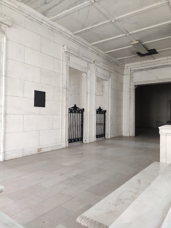Glen Oaks Cemetery Inc grounds