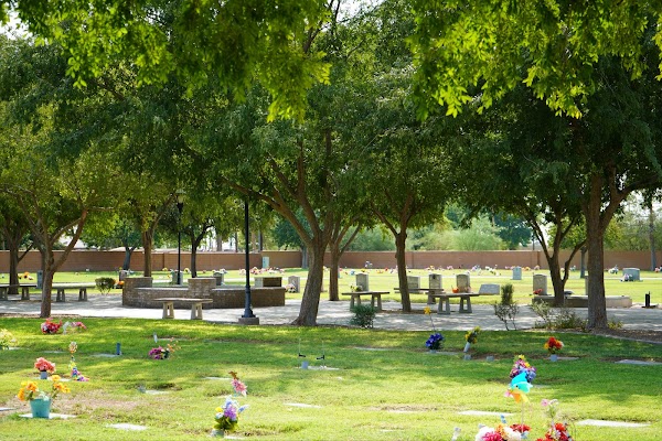 Glendale Memorial Park Cemetery grounds