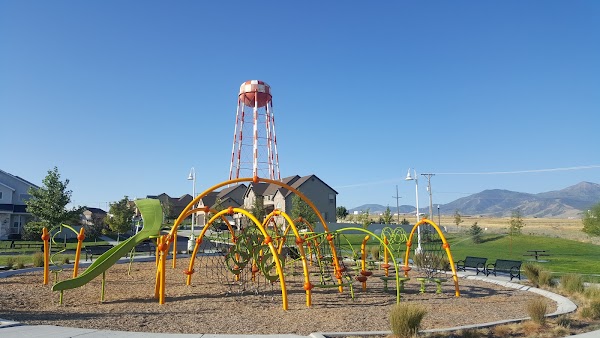 Glenn Weaver Memorial Park grounds