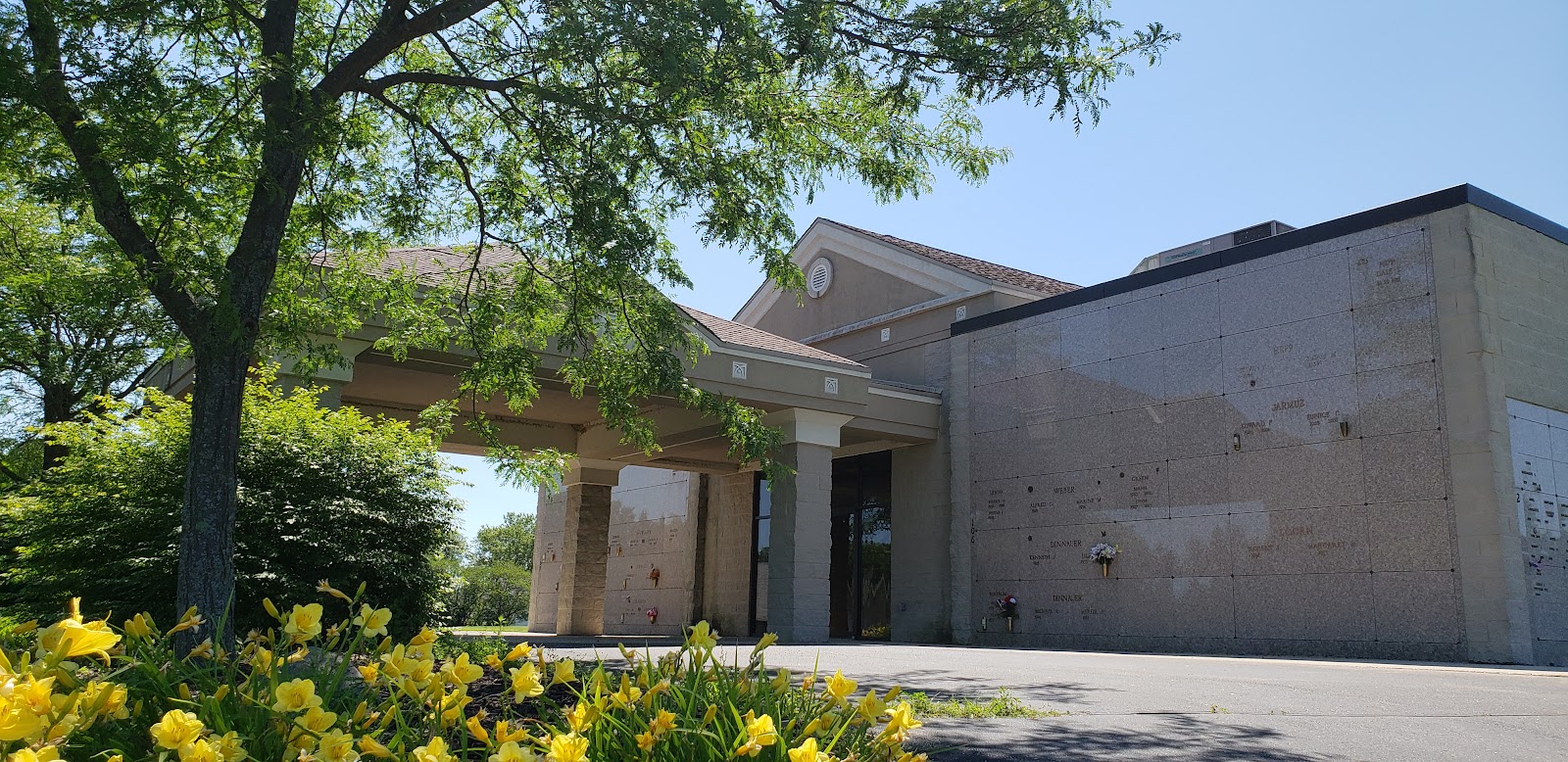 Glenview Memorial Gardens