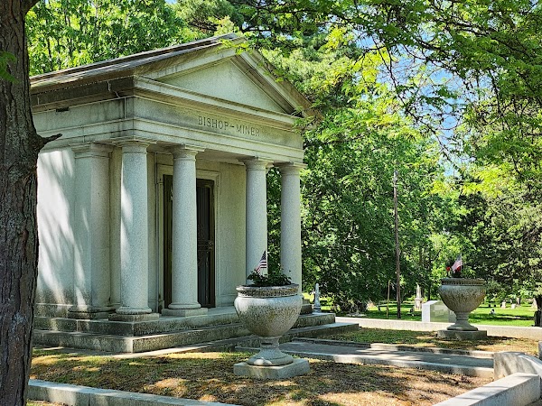 Glenwood Cemetery grounds