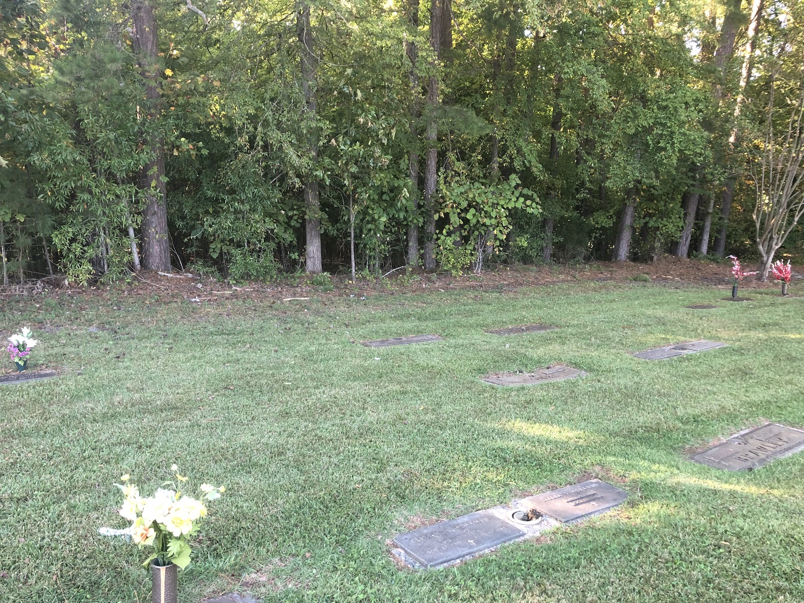 Glenwood Memorial Park cemetery grounds and headstones