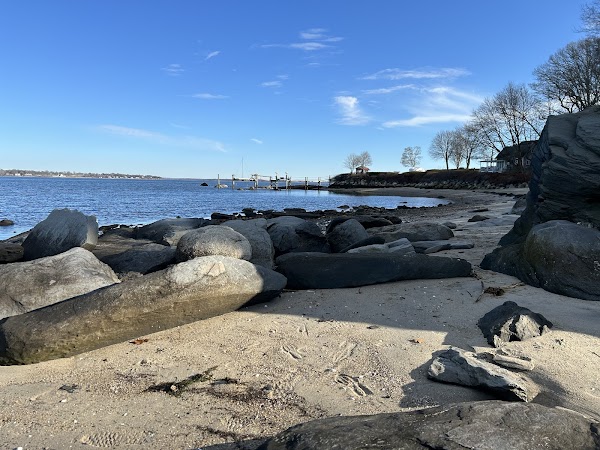 Goddard Memorial State Park Beach grounds