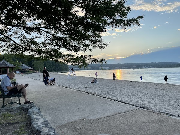 Goddard Memorial State Park Beach grounds