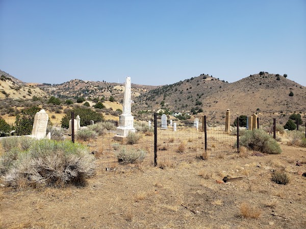 Gold Hill Cemetery grounds