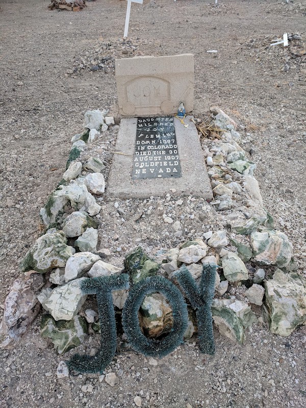 Goldfield Cemetery grounds