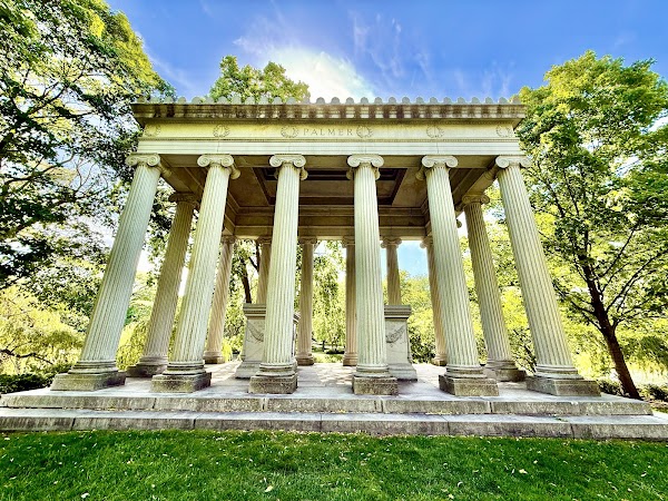 Graceland Cemetery grounds