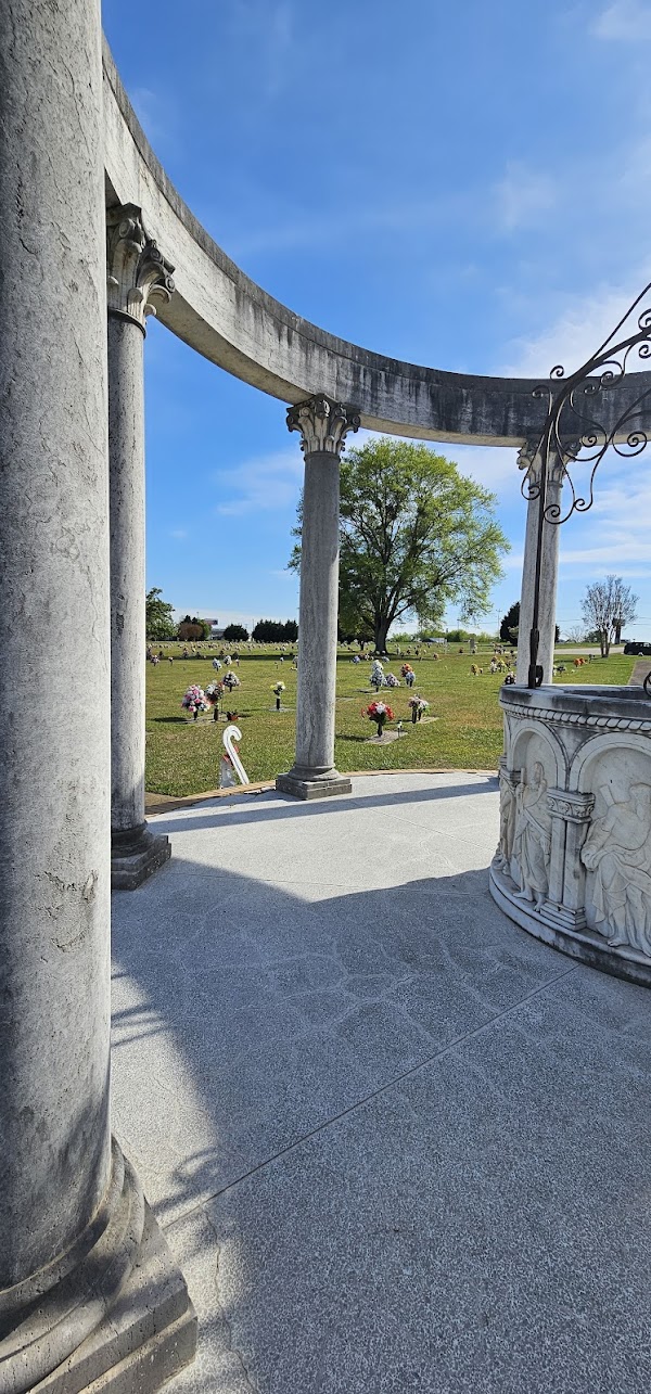 Graceland Cemetery West grounds